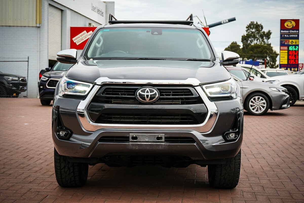 Toyota Hilux image 3