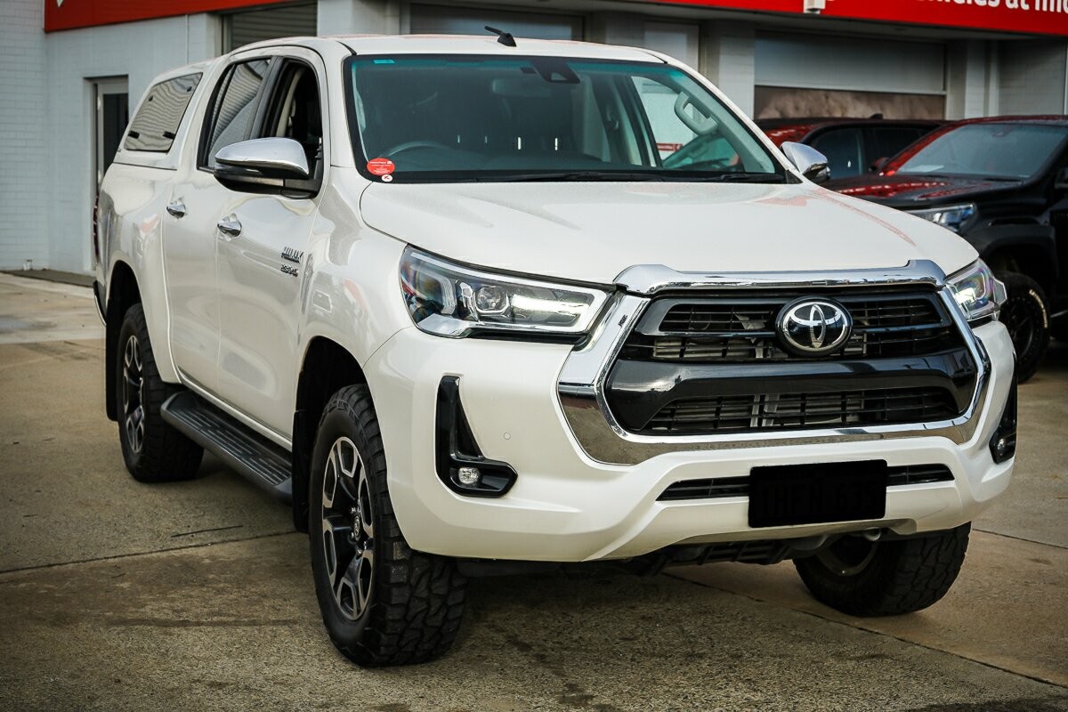 Toyota Hilux image 4