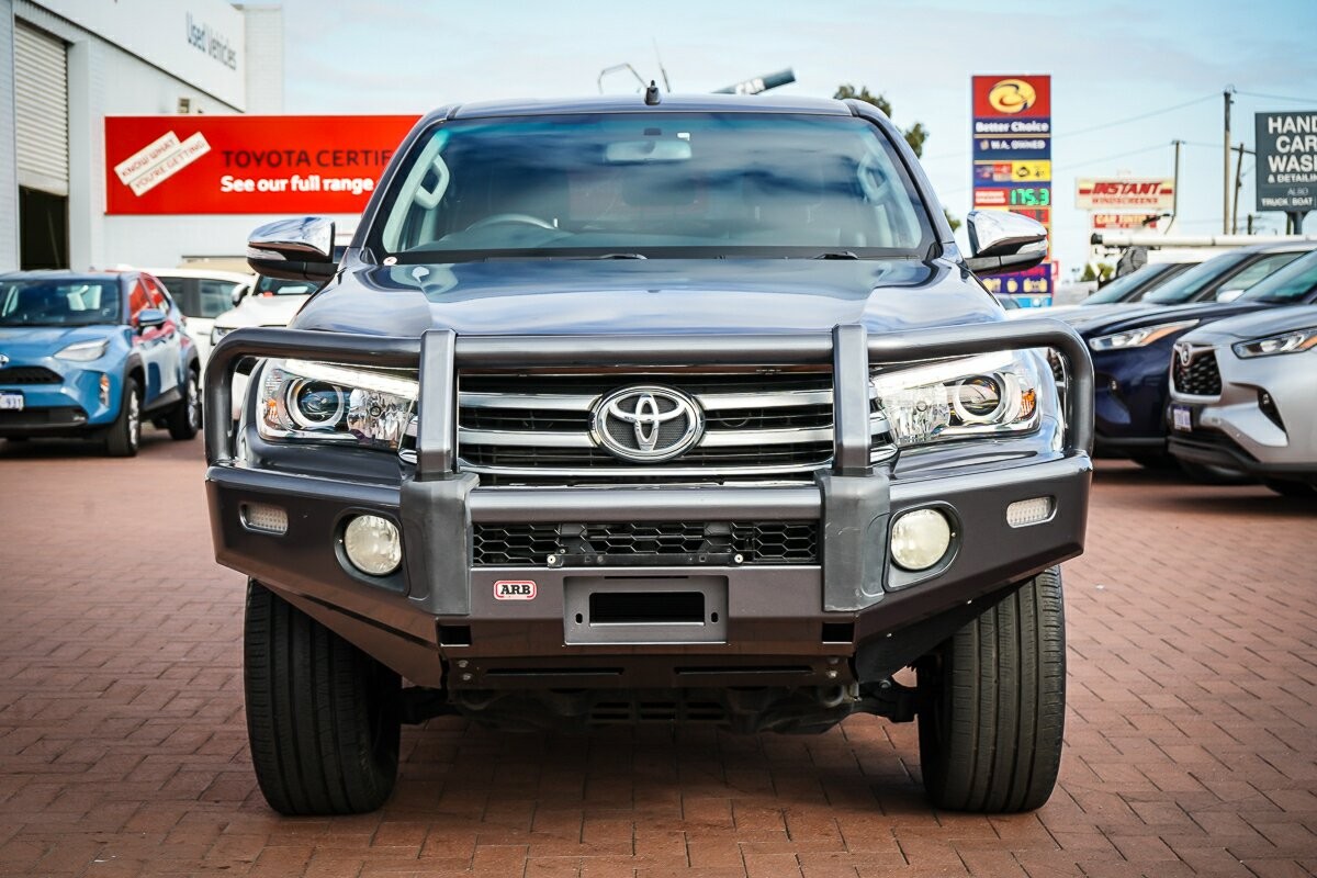 Toyota Hilux image 3