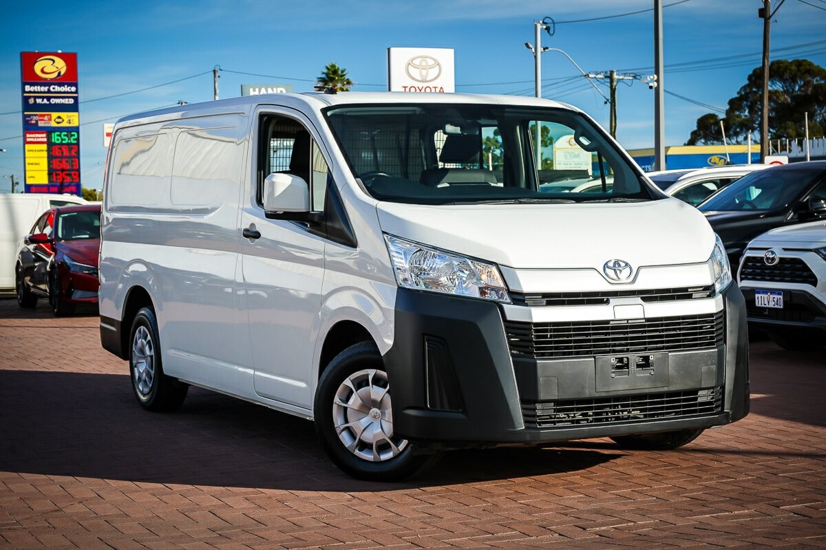 Toyota Hiace image 1