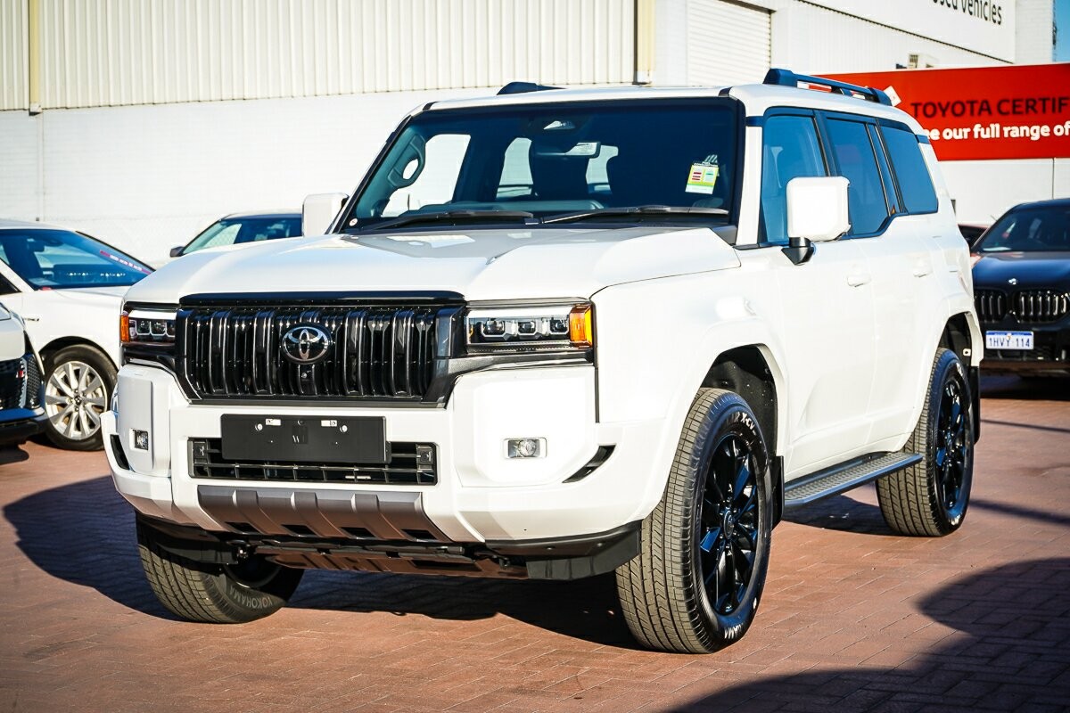 Toyota Landcruiser Prado image 4