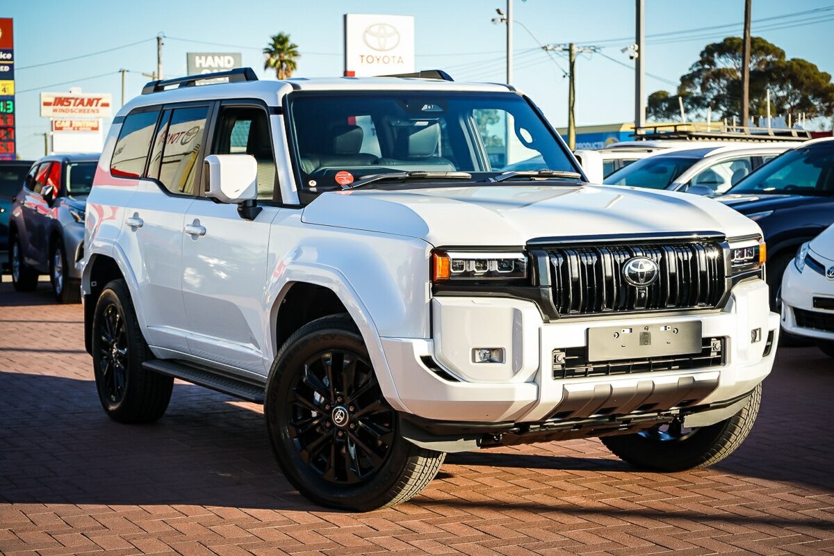 Toyota Landcruiser Prado image 1
