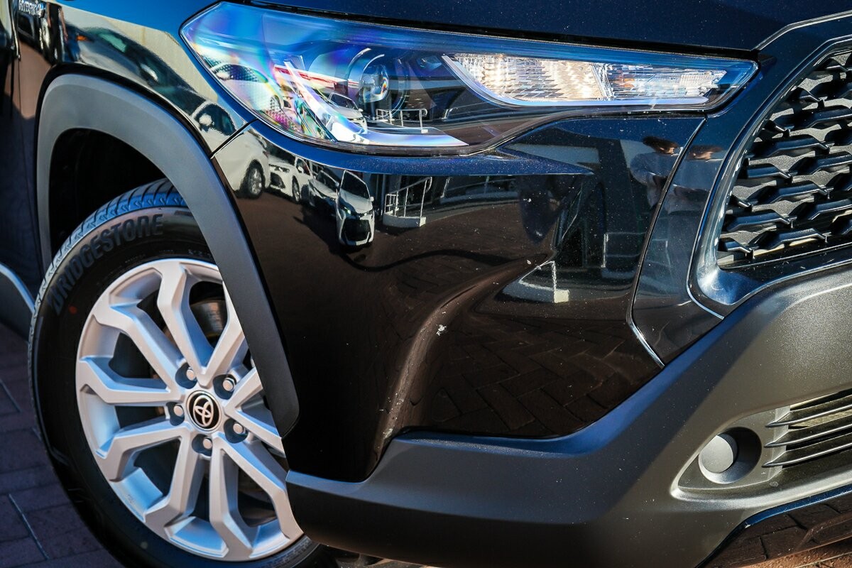 Toyota Corolla Cross image 2