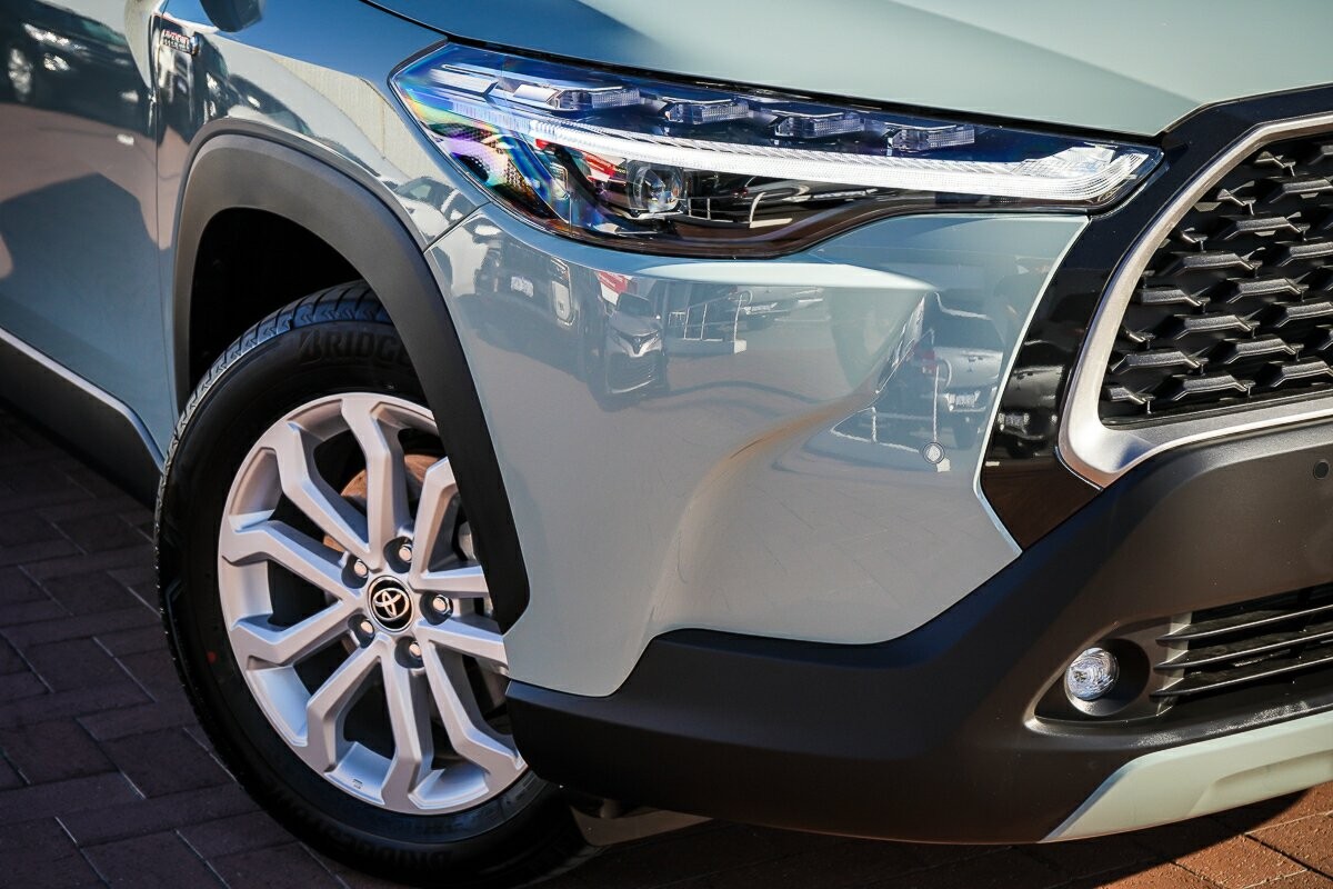 Toyota Corolla Cross image 2