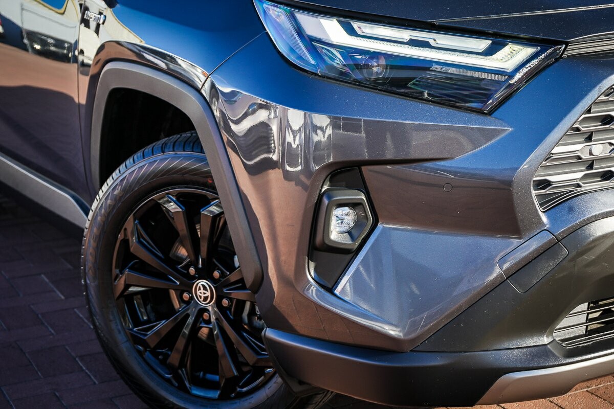 Toyota Rav4 image 2