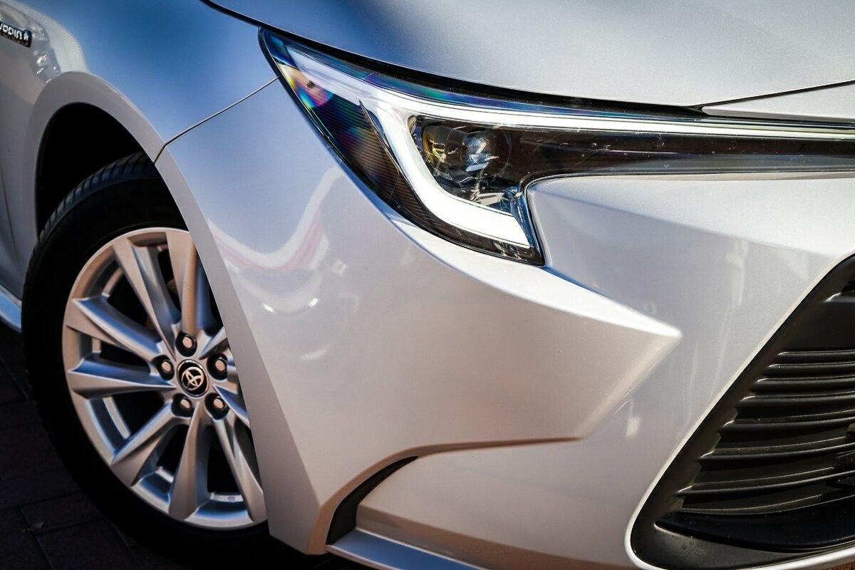 Toyota Corolla image 2