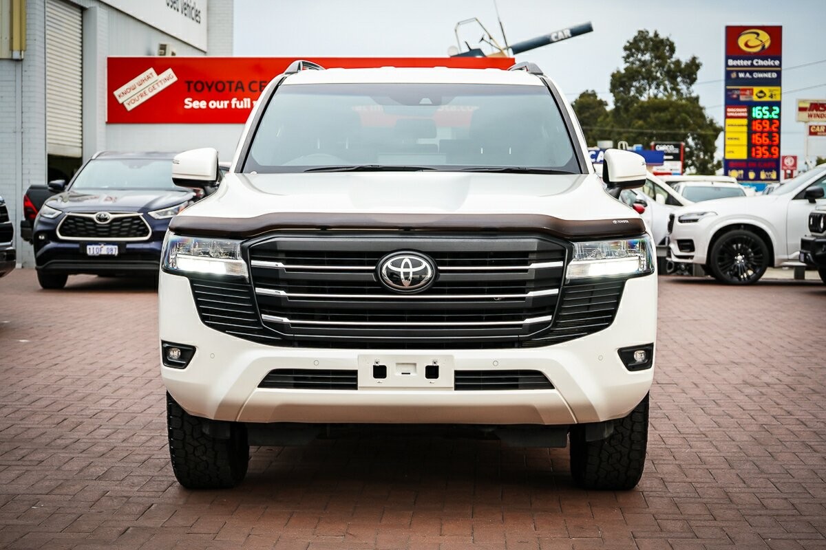 Toyota Landcruiser image 3