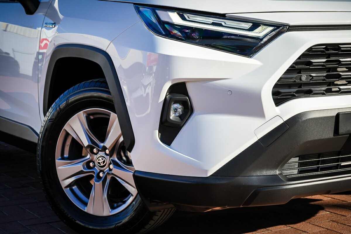 Toyota Rav4 image 2
