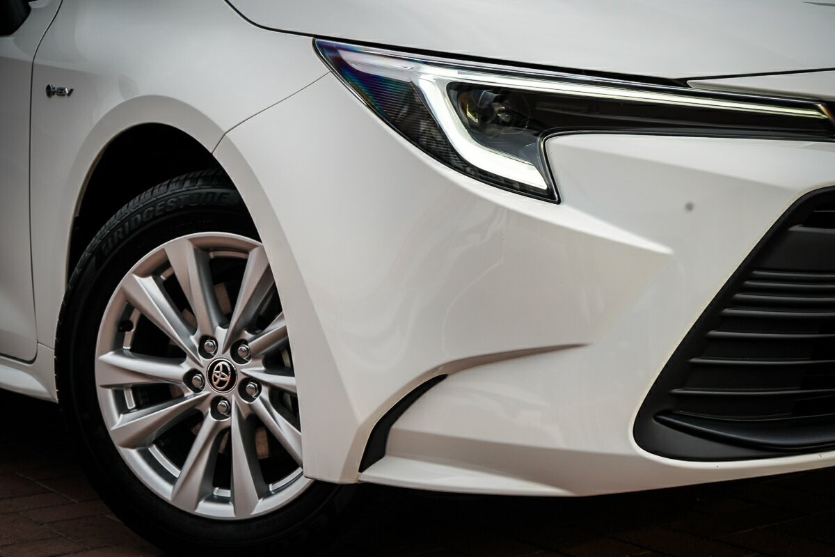 Toyota Corolla image 2