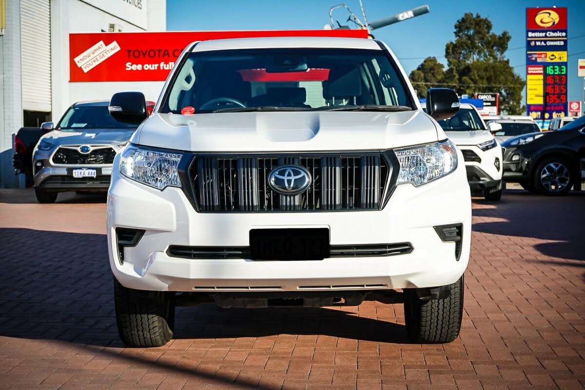 Toyota Landcruiser Prado image 3