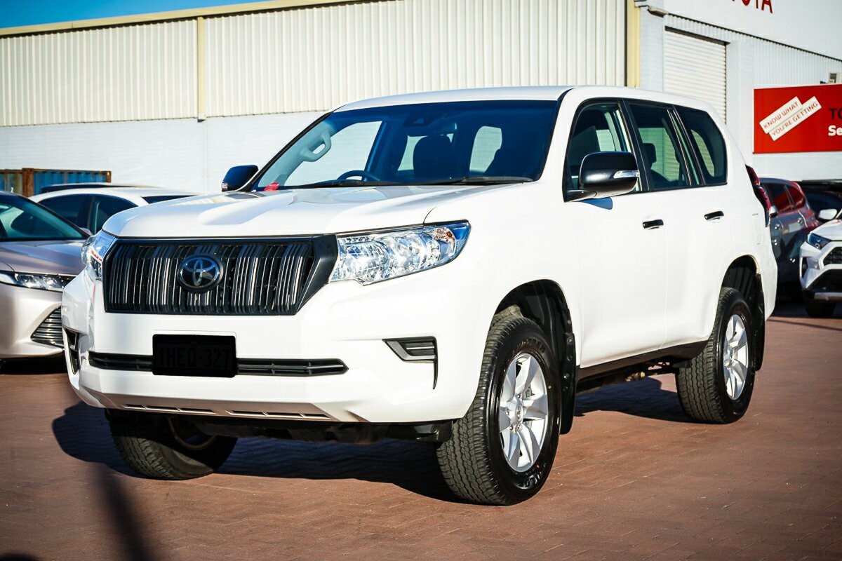 Toyota Landcruiser Prado image 4