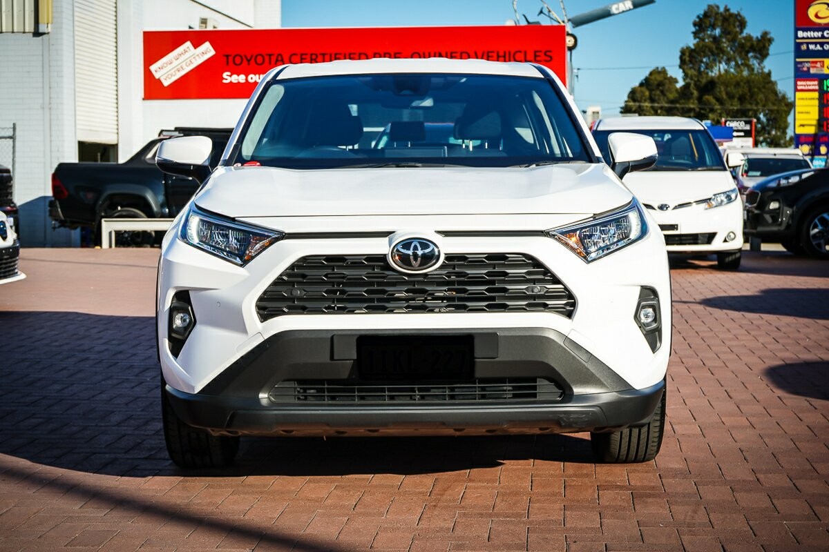 Toyota Rav4 image 3