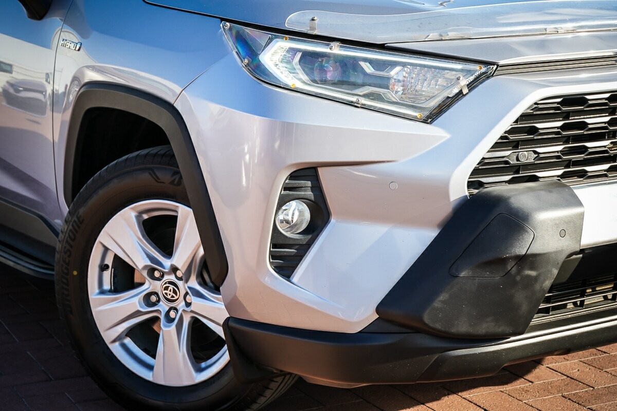 Toyota Rav4 image 2