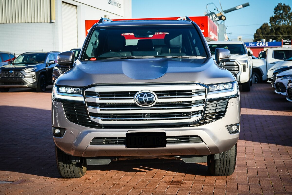 Toyota Landcruiser image 3