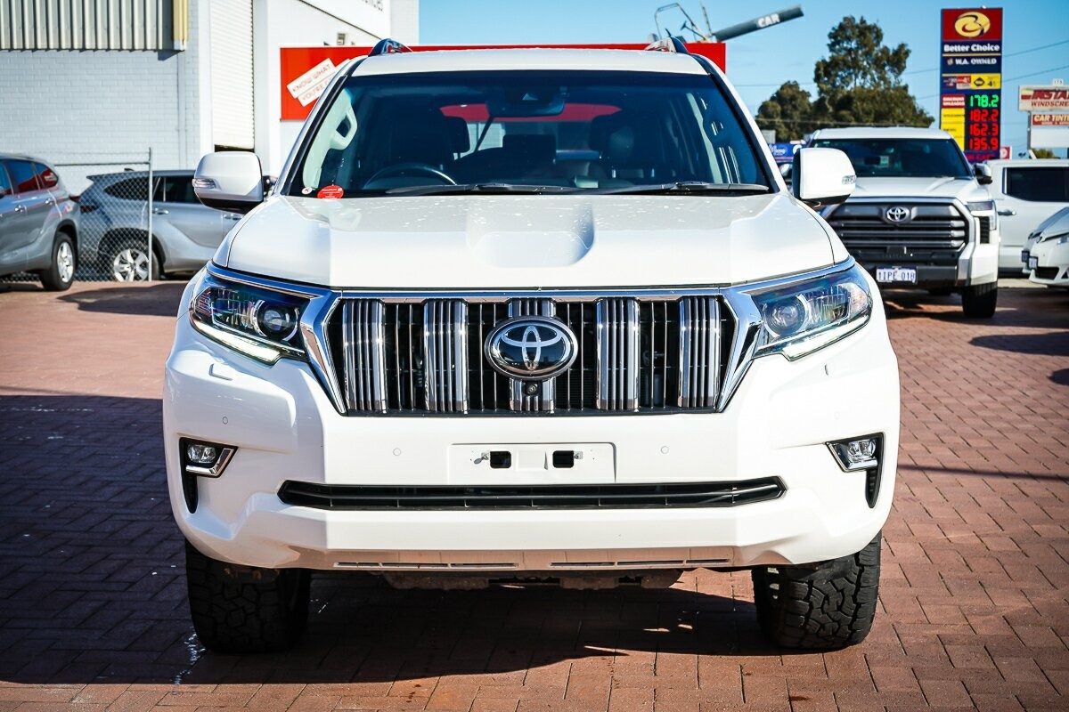 Toyota Landcruiser Prado image 3