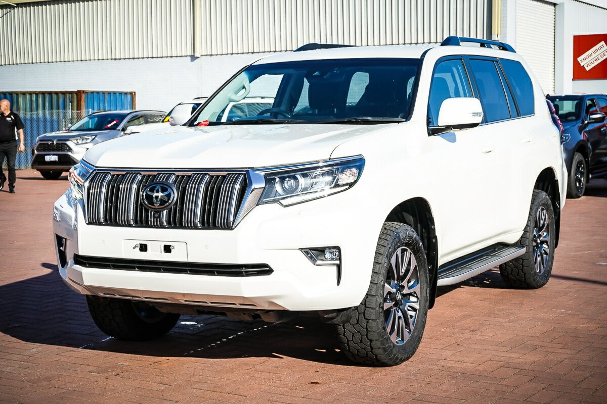 Toyota Landcruiser Prado image 4