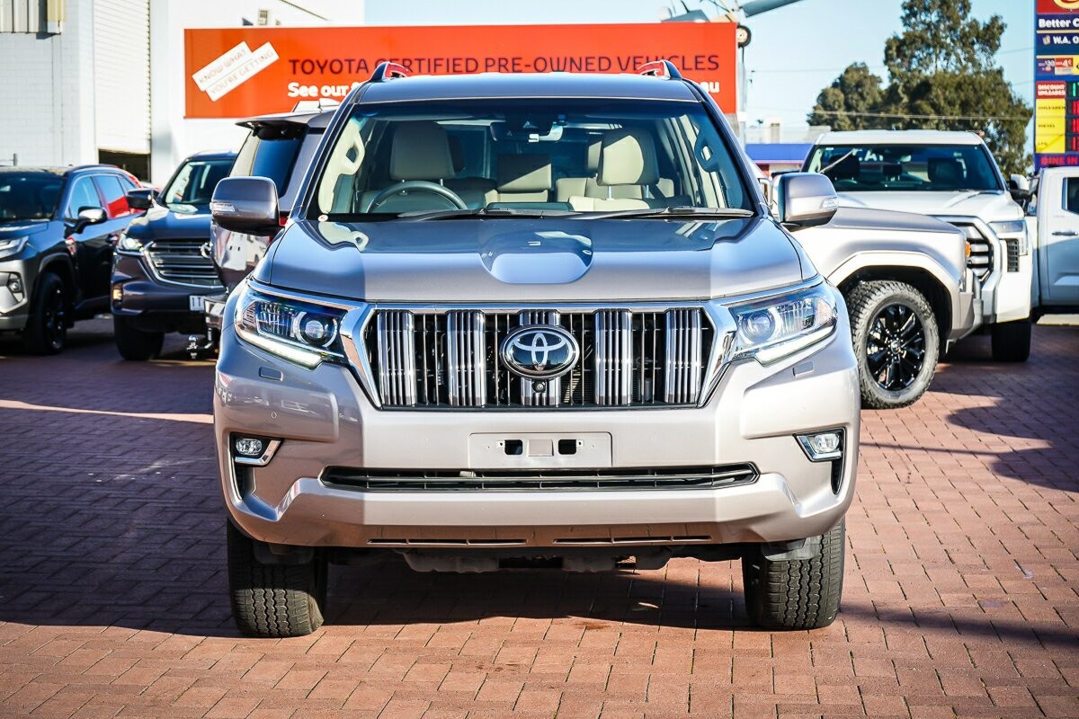 Toyota Landcruiser Prado image 3