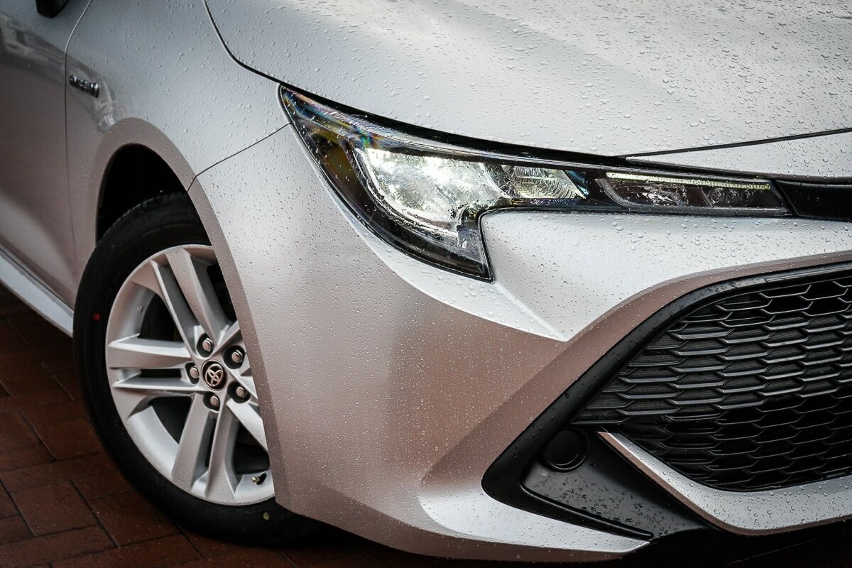 Toyota Corolla image 2