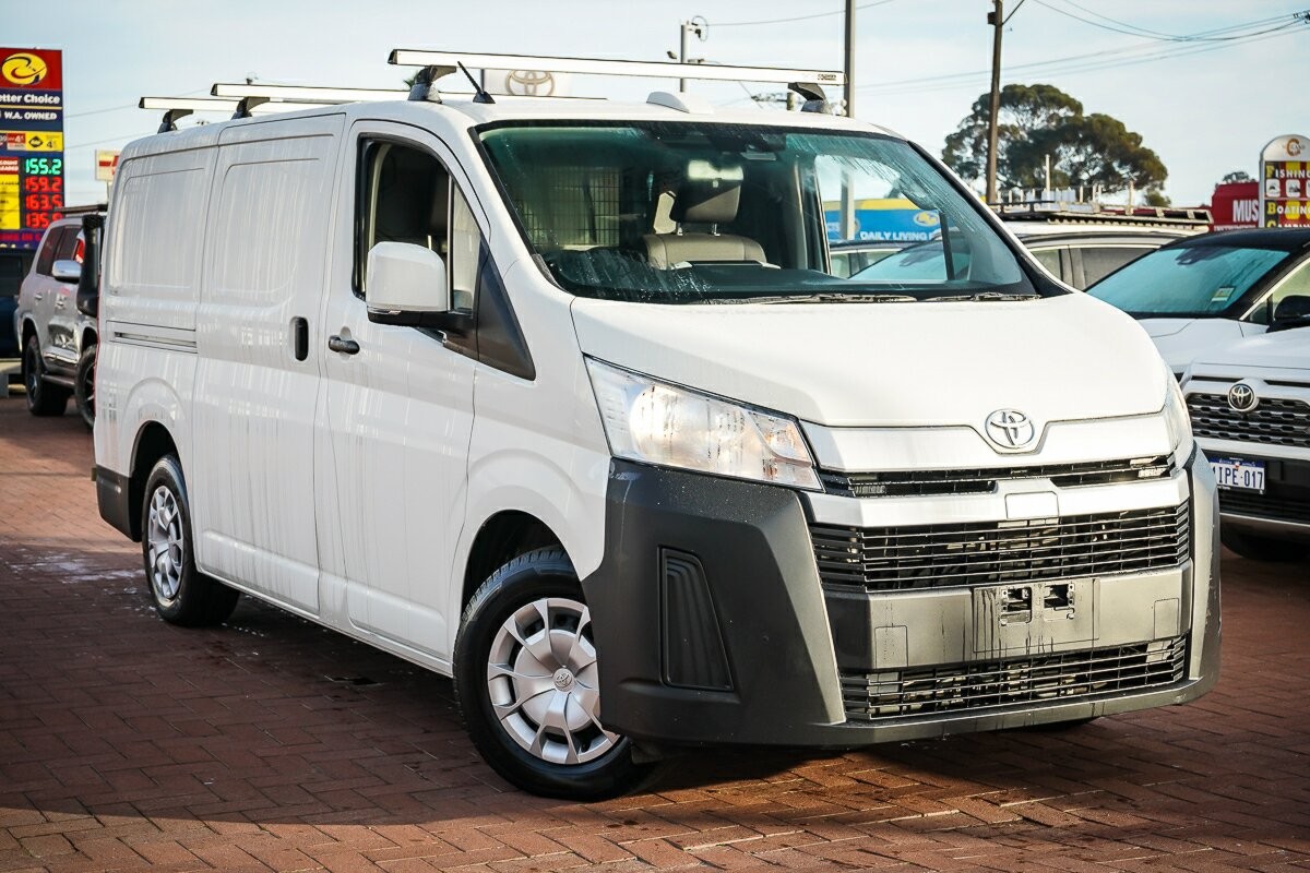 Toyota Hiace image 1