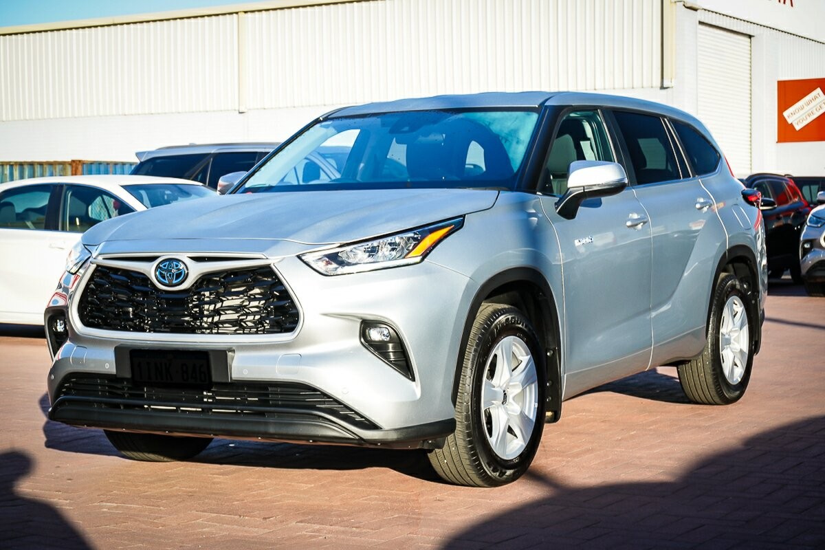 Toyota Kluger image 4