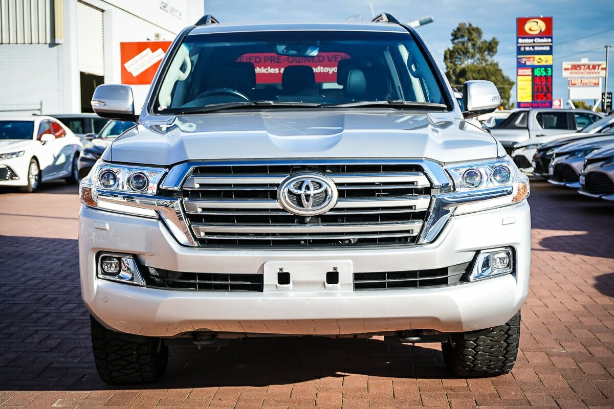 Toyota Landcruiser image 3