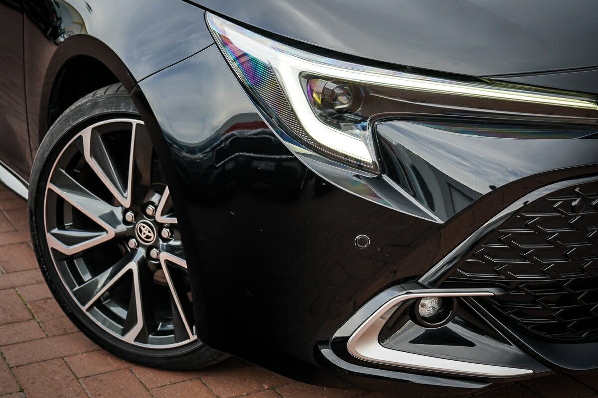 Toyota Corolla image 2