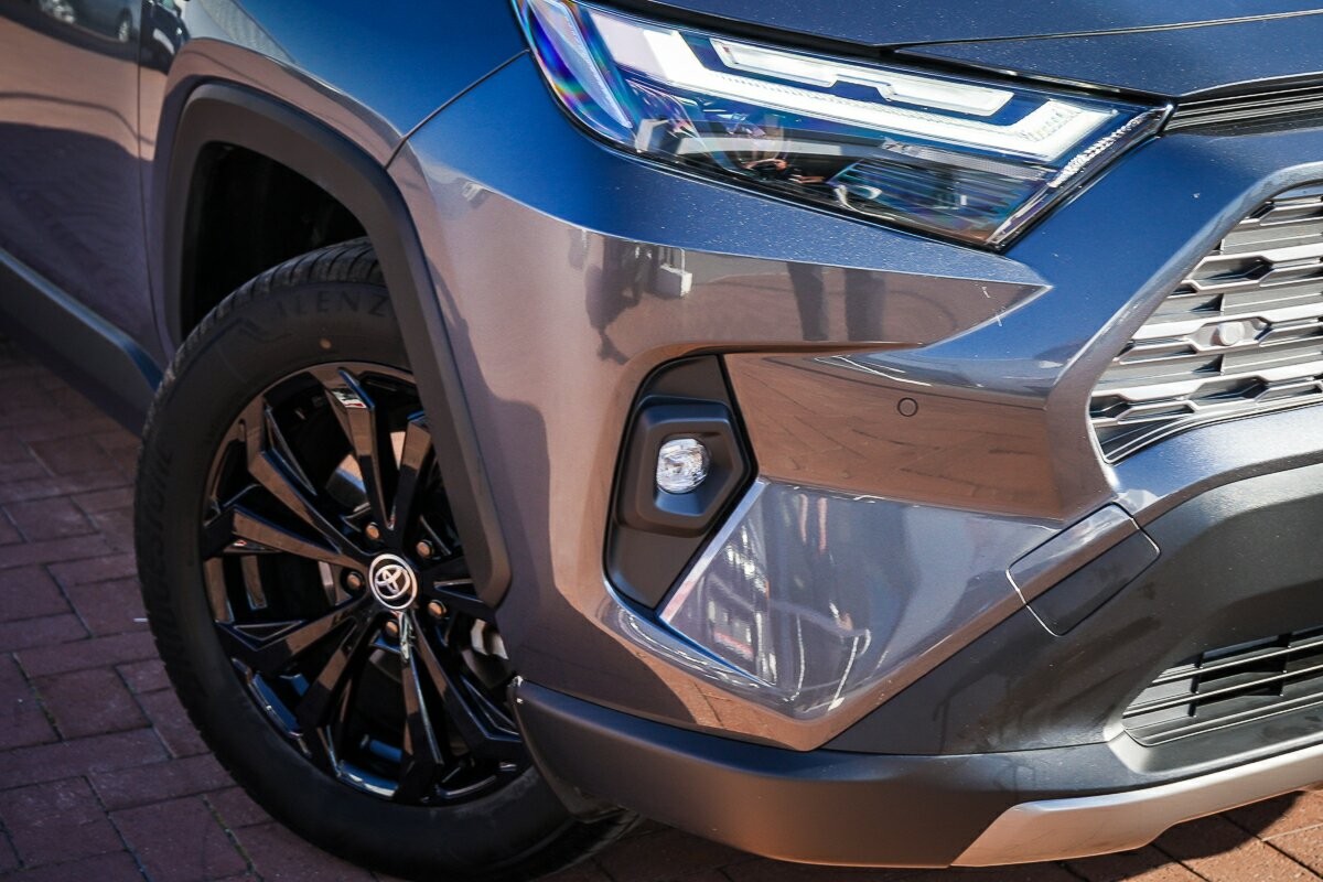 Toyota Rav4 image 2