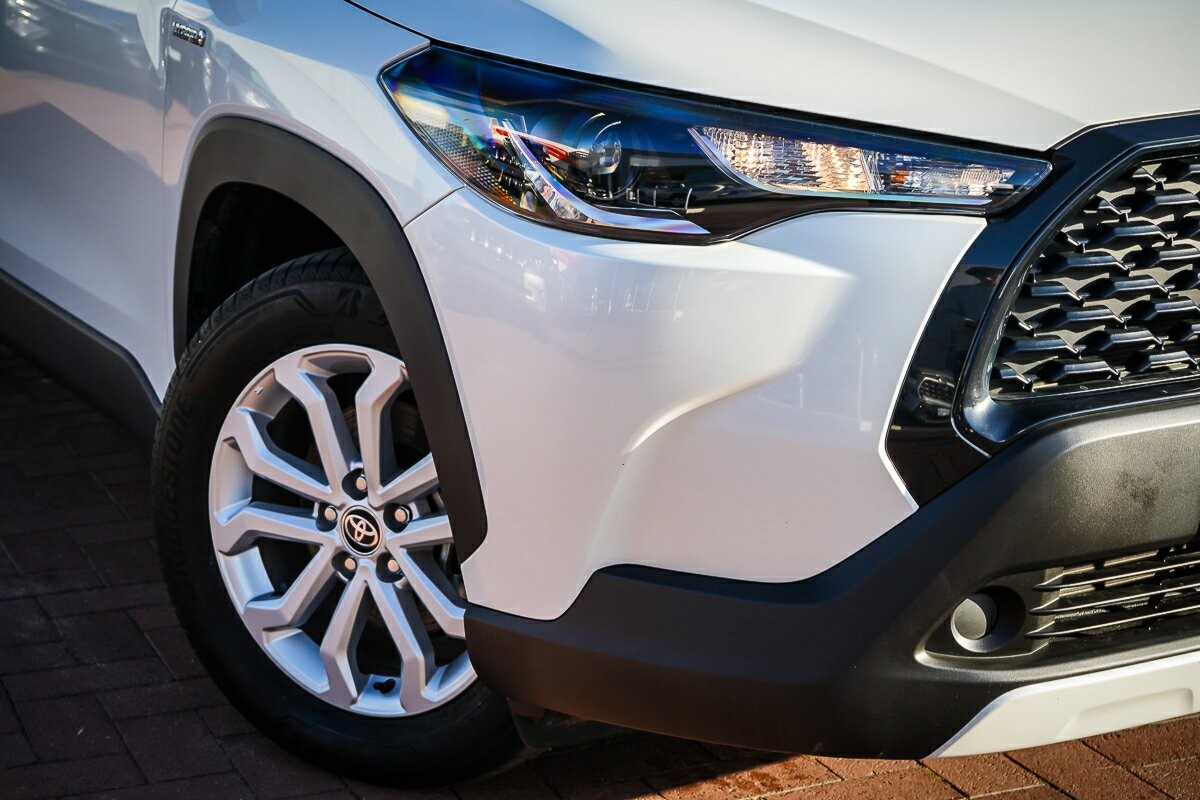 Toyota Corolla Cross image 2