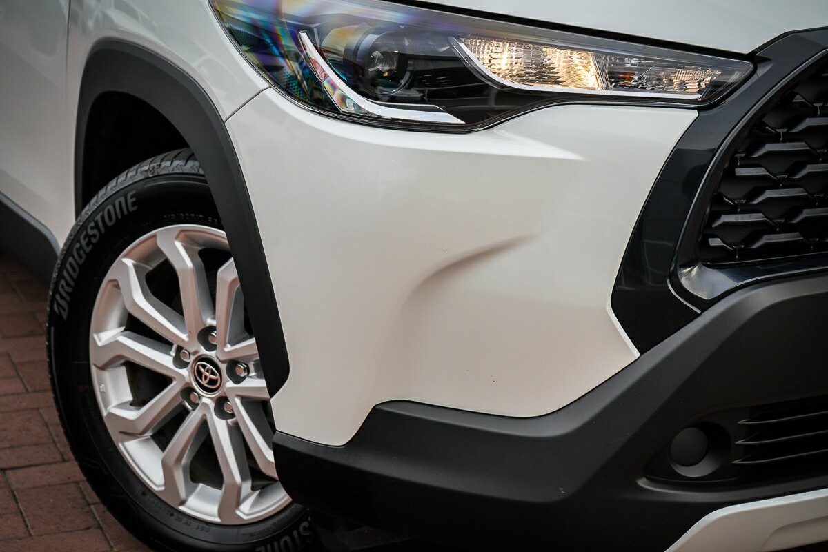 Toyota Corolla Cross image 2