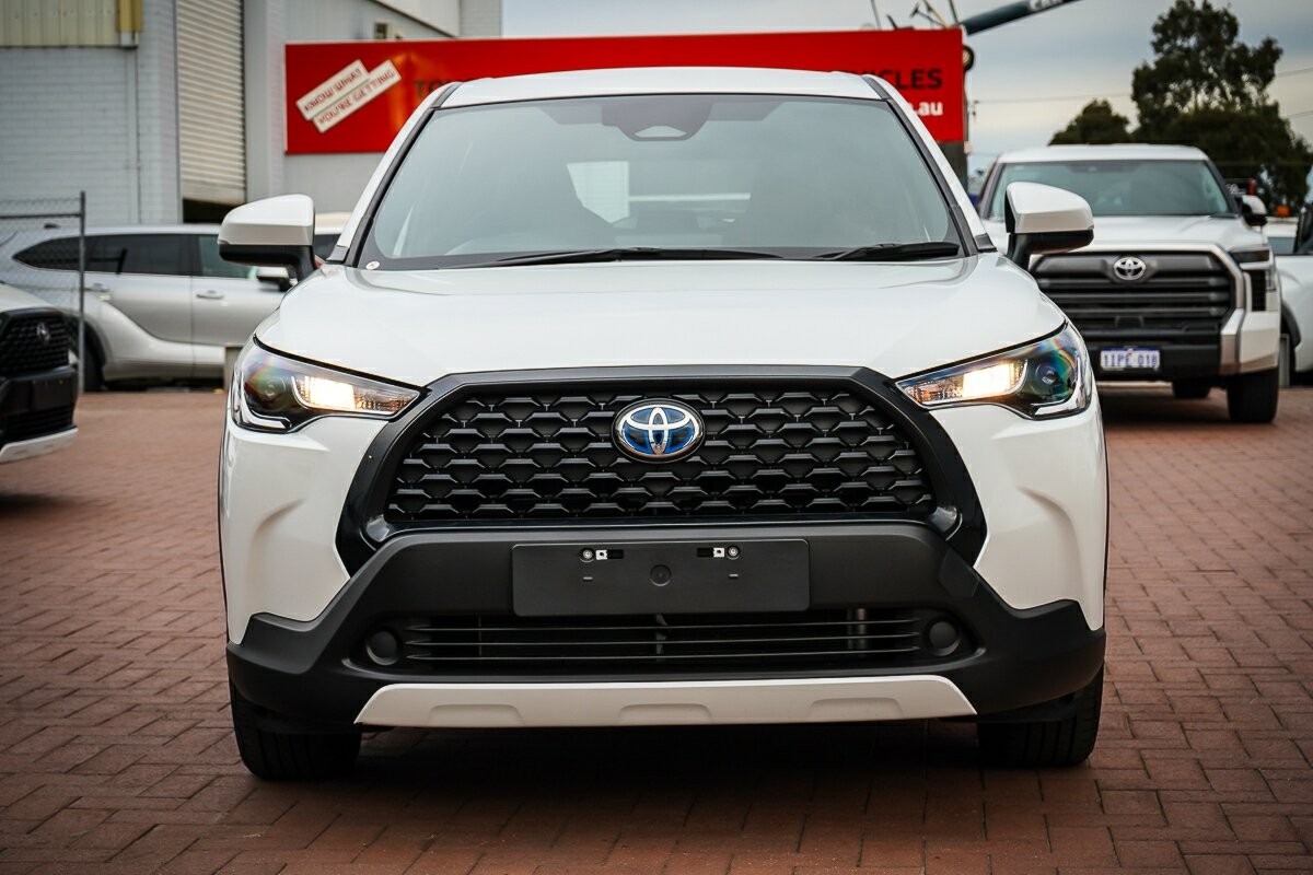 Toyota Corolla Cross image 3