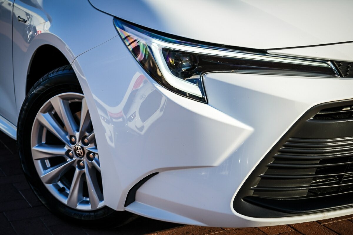 Toyota Corolla image 2
