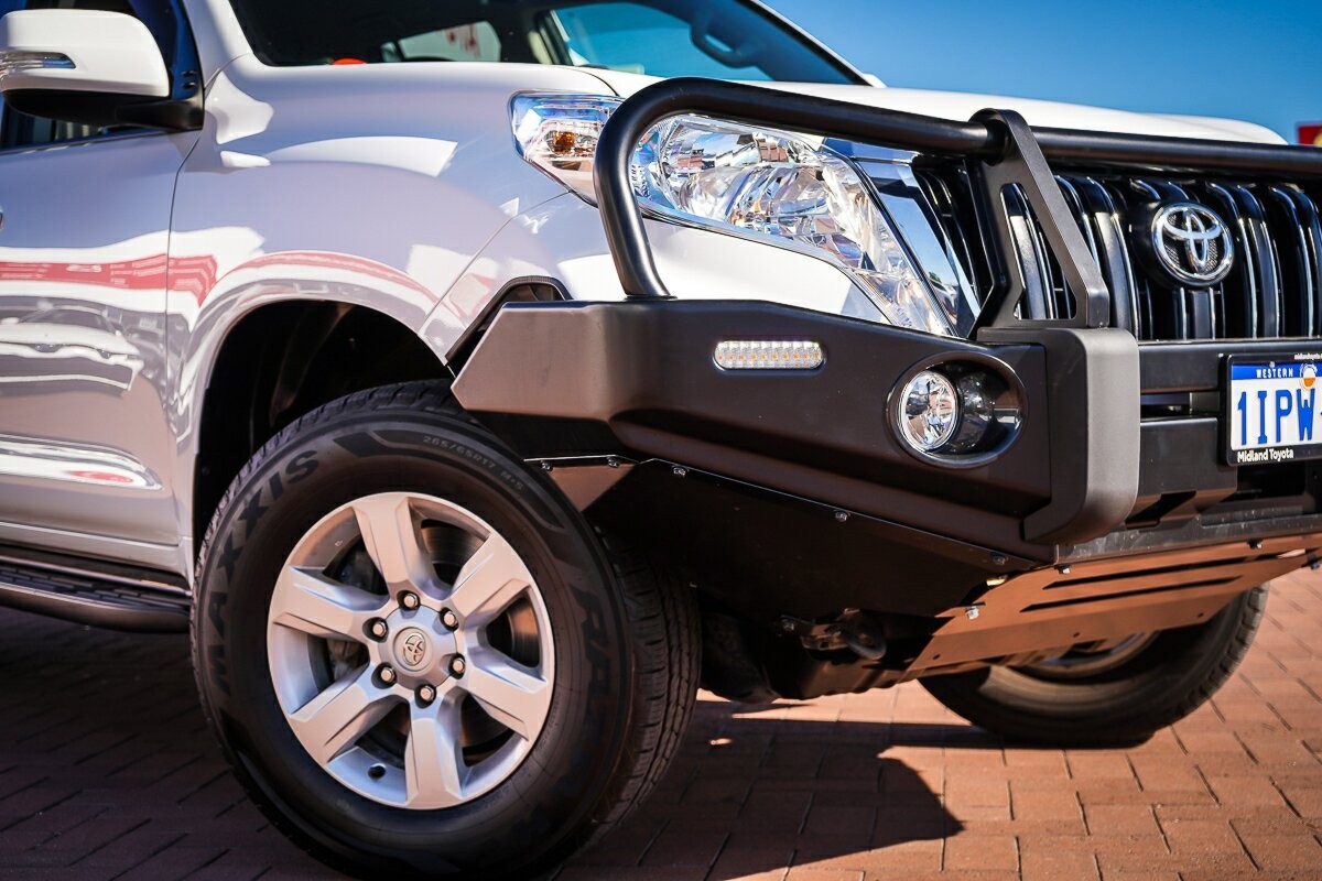 Toyota Landcruiser Prado image 2