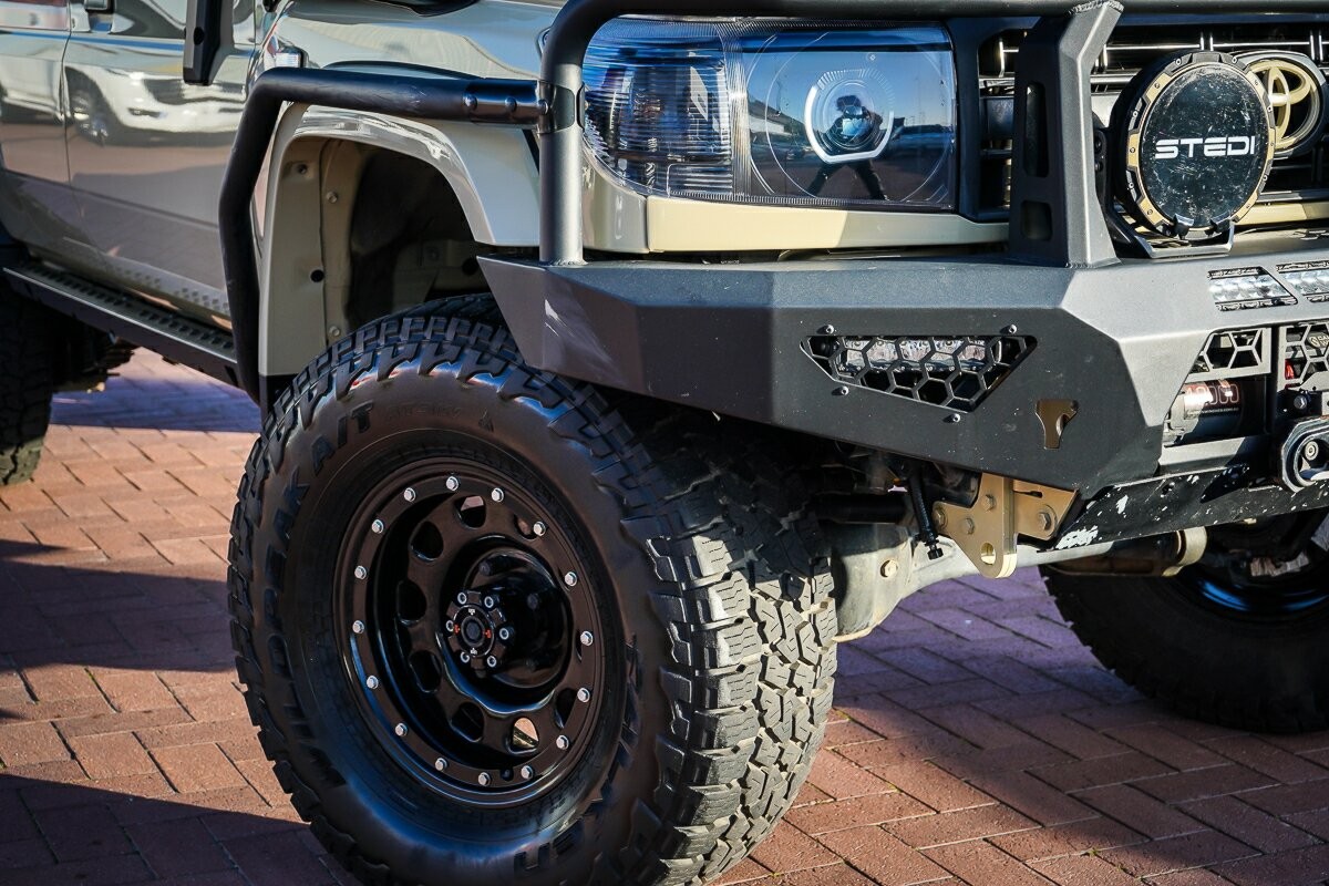 Toyota Landcruiser image 2