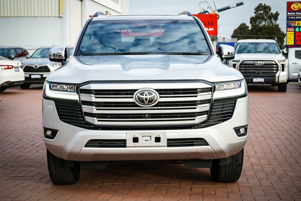 Toyota Landcruiser image 3