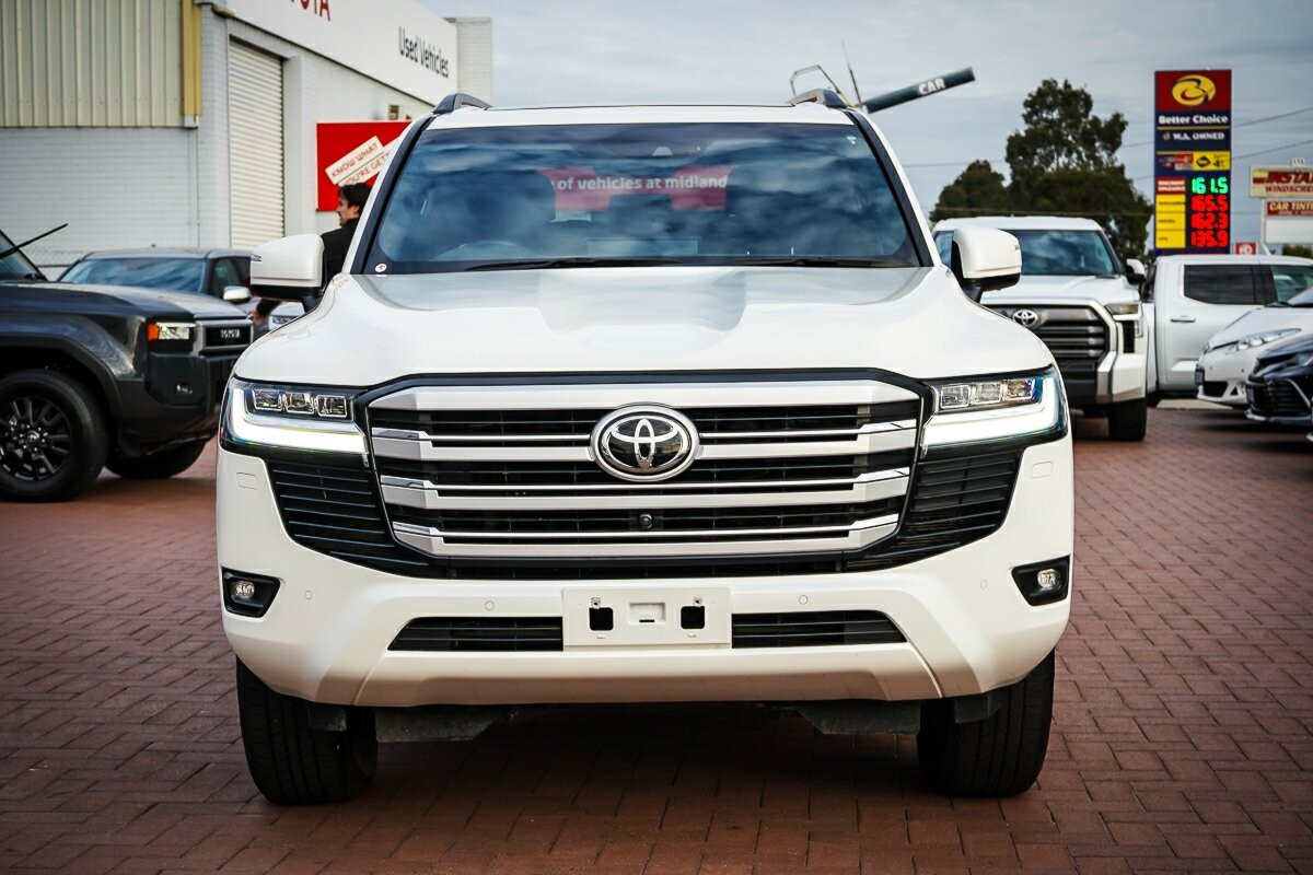 Toyota Landcruiser image 3