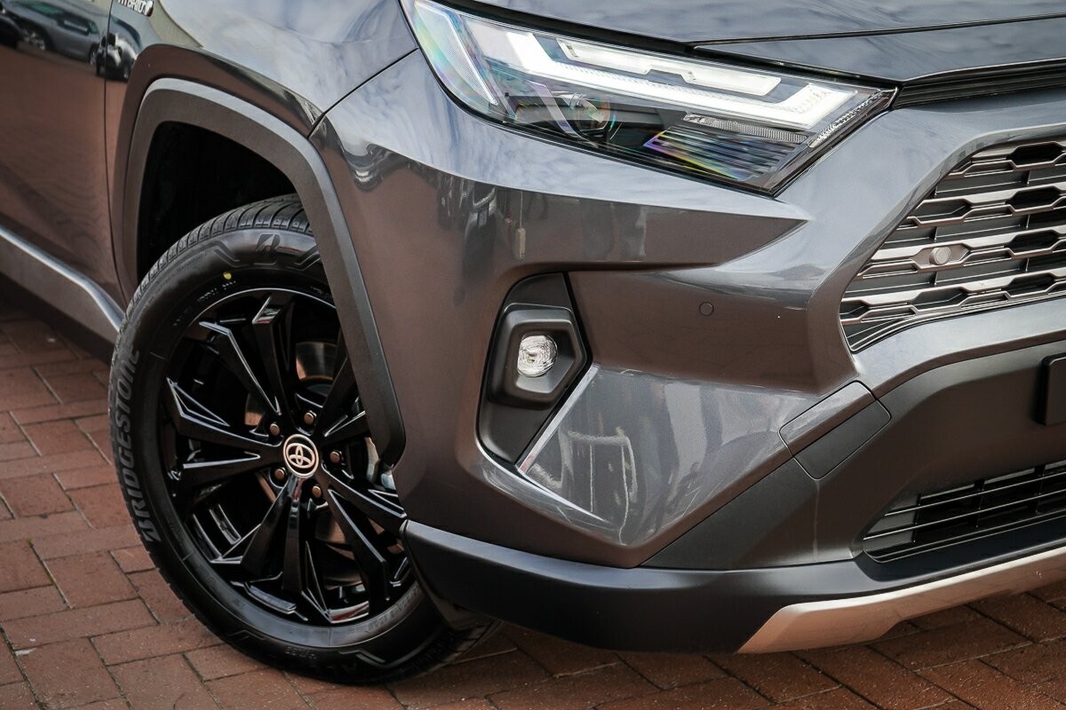 Toyota Rav4 image 2