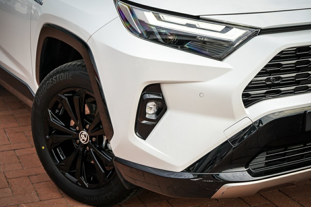 Toyota Rav4 image 2