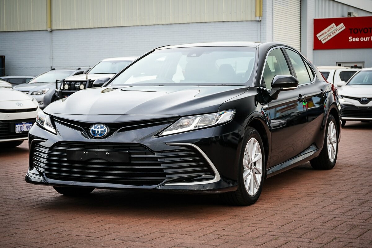 Toyota Camry image 4