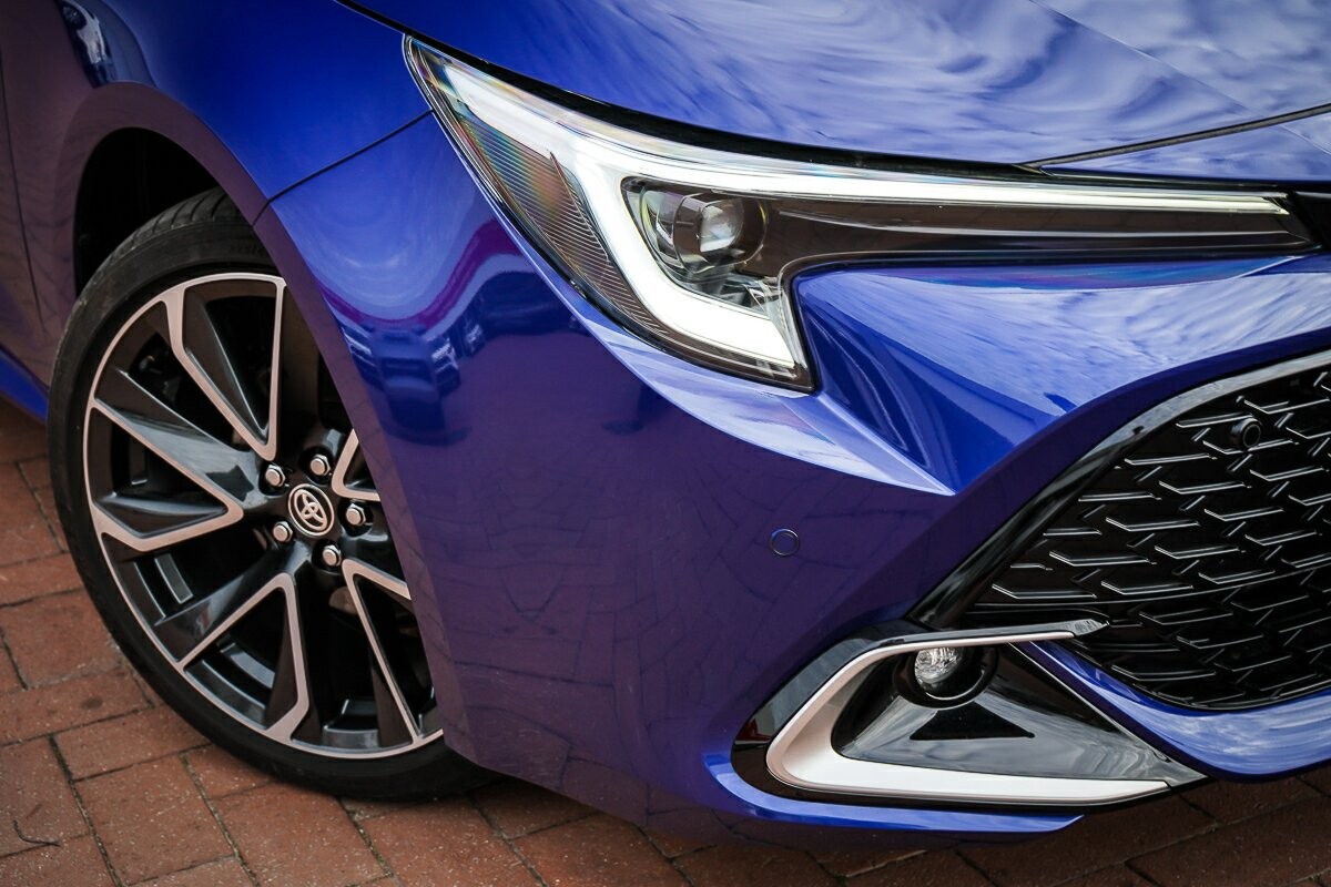 Toyota Corolla image 2