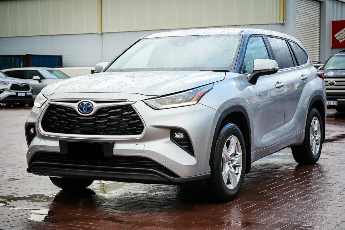 Toyota Kluger image 4