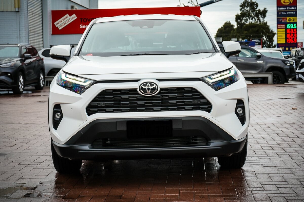 Toyota Rav4 image 3