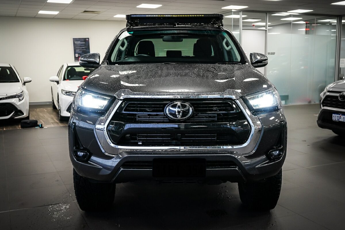 Toyota Hilux image 3