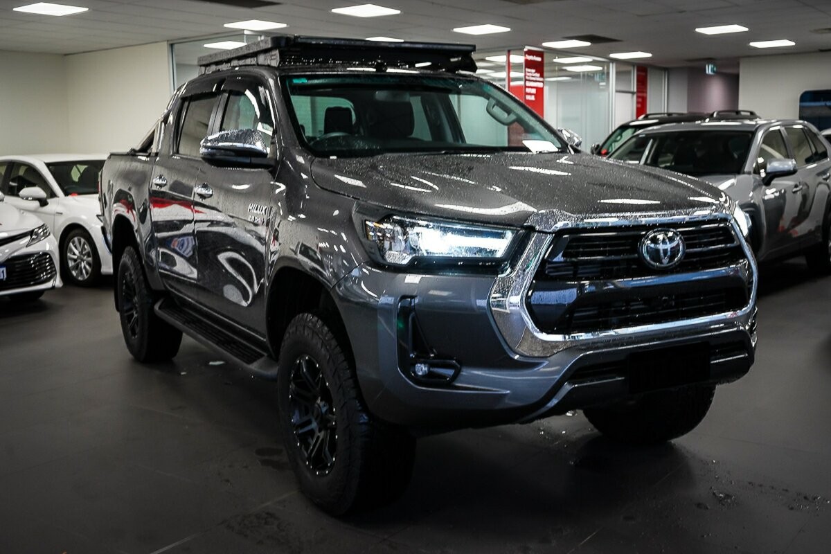 Toyota Hilux image 4