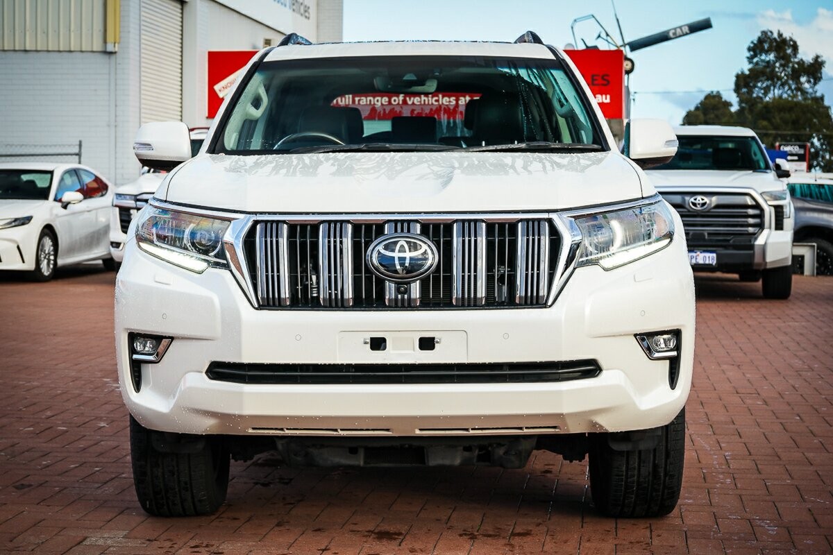 Toyota Landcruiser Prado image 3