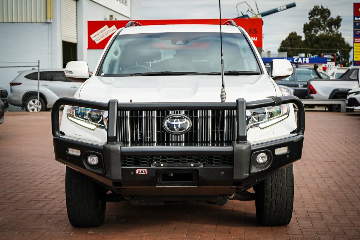 Toyota Landcruiser Prado image 3