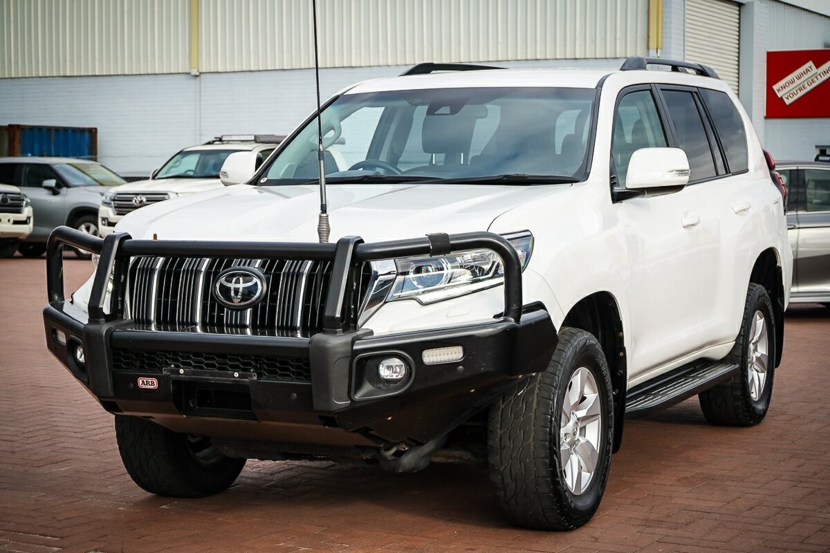 Toyota Landcruiser Prado image 4