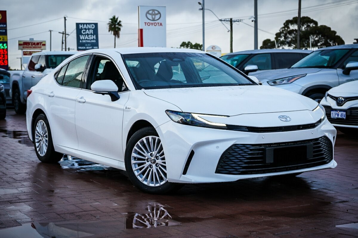 Toyota Camry image 1