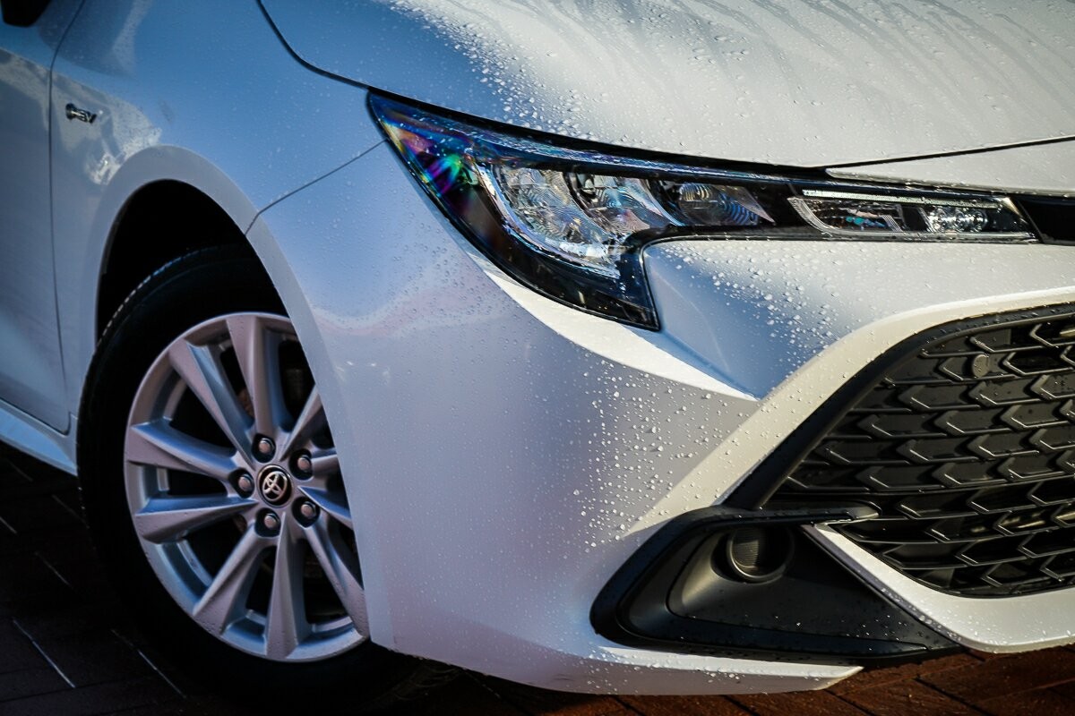 Toyota Corolla image 2