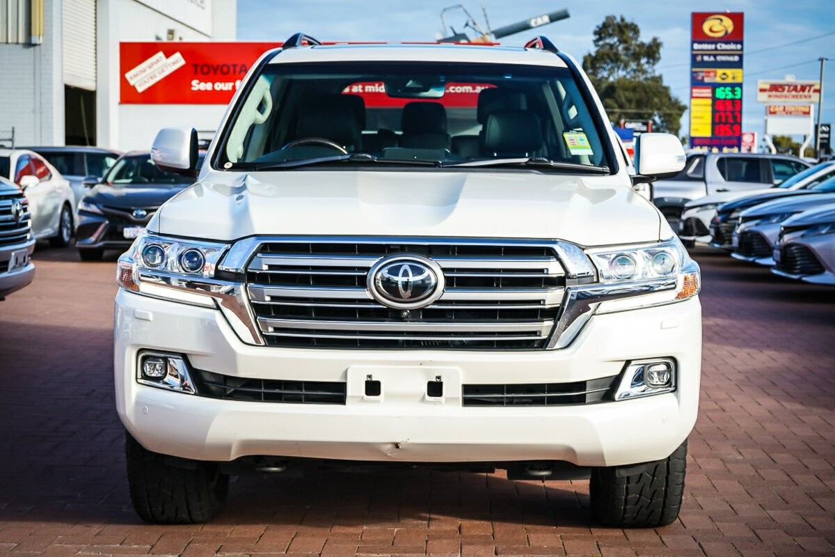 Toyota Landcruiser image 3