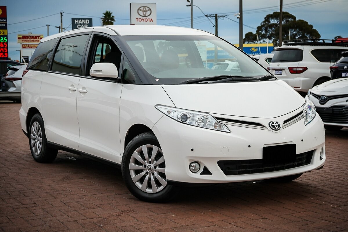 Toyota Tarago image 1